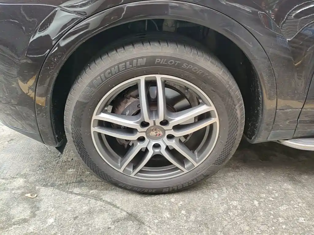 Porsche Cayenne — миниатюра 23