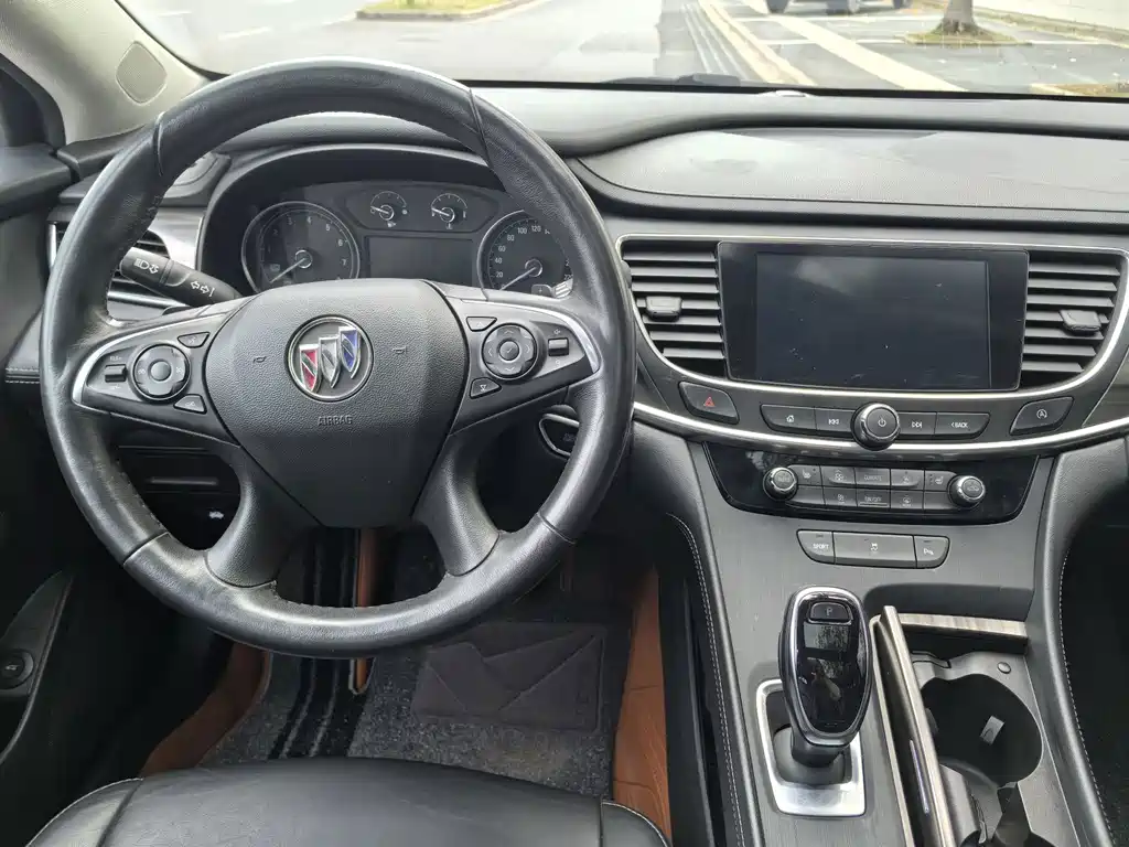 Buick LaCrosse — миниатюра 12