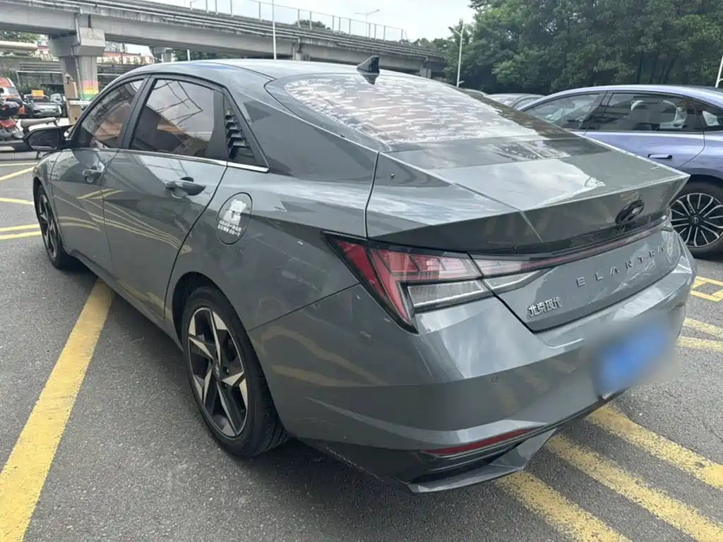 Hyundai Elantra — миниатюра 11