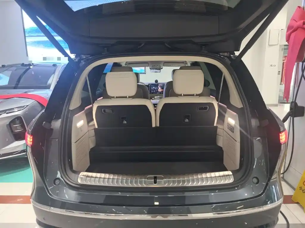 NIO ES8 — миниатюра 19