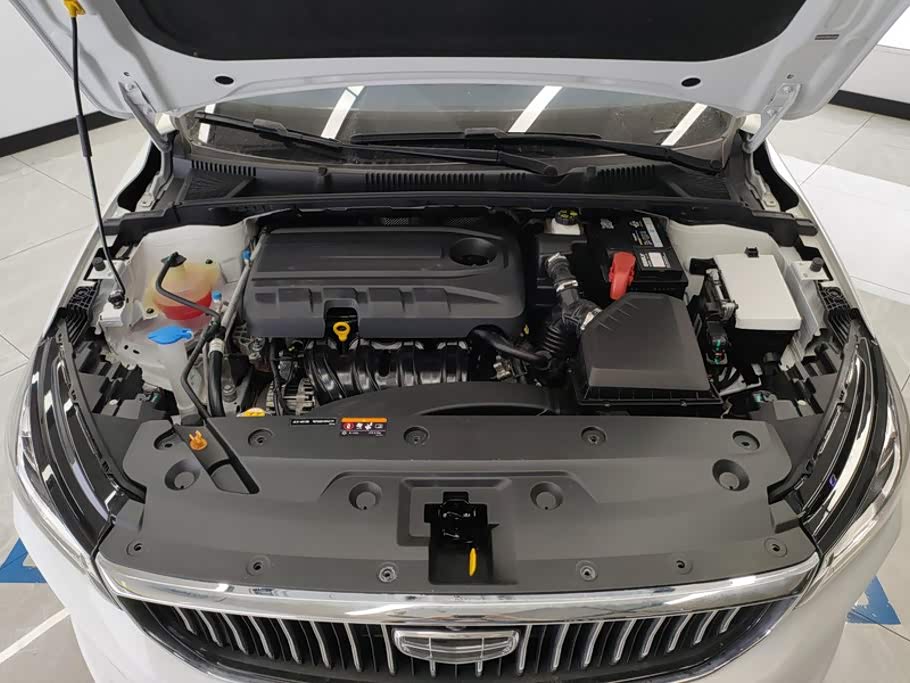 Geely Emgrand 1.5 л 2022 г. Белый, пробег 18800 км