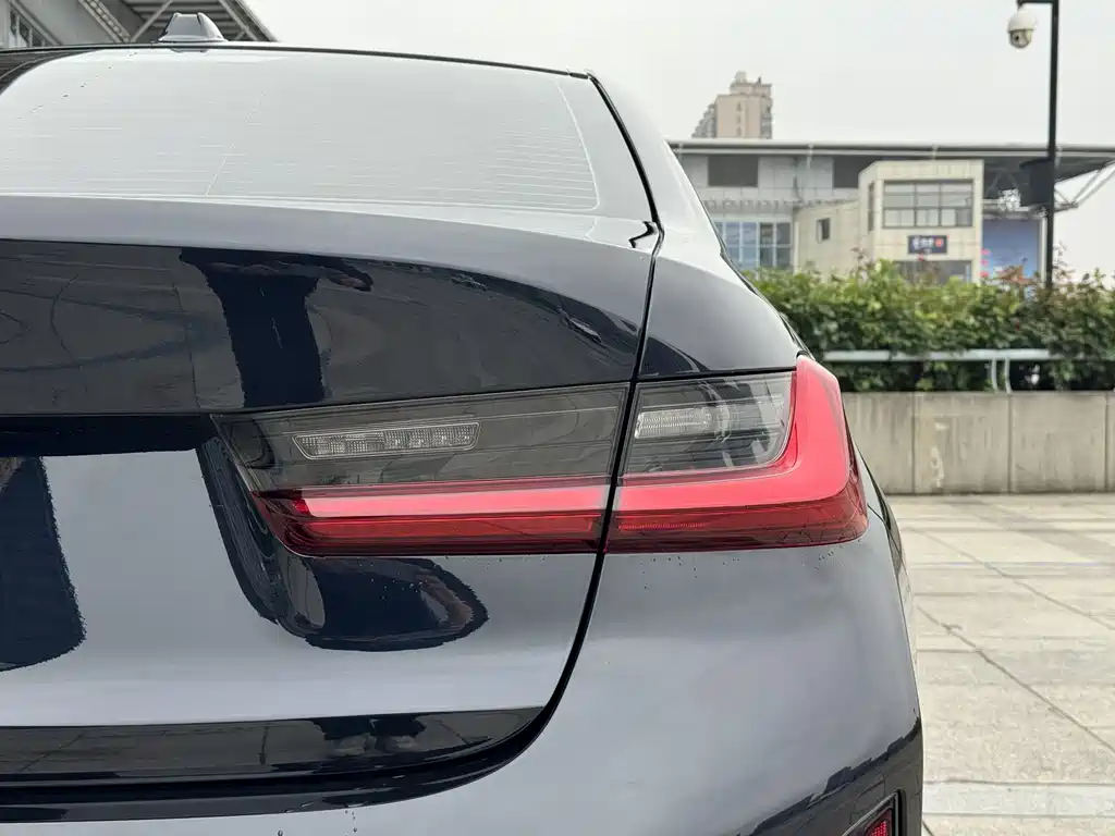 BMW 3 Series — миниатюра 9