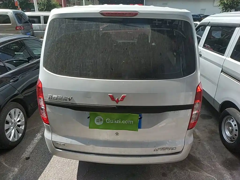 Wuling Hongguang V — миниатюра 6