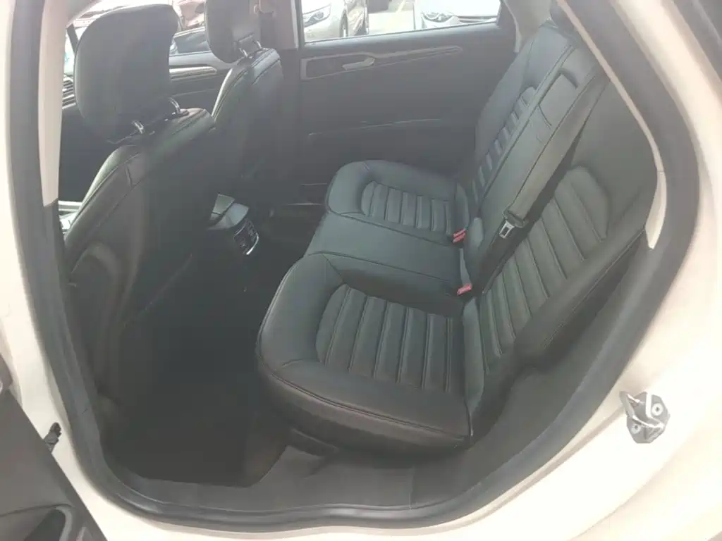 Ford Mondeo — миниатюра 17