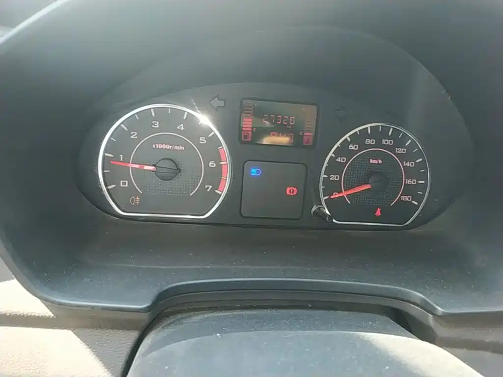 Wuling Hongguang V — миниатюра 12