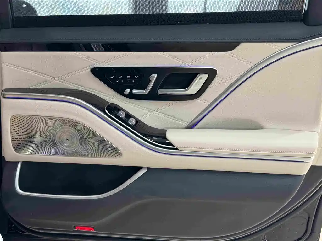 Mercedes-Benz S-Class — миниатюра 11