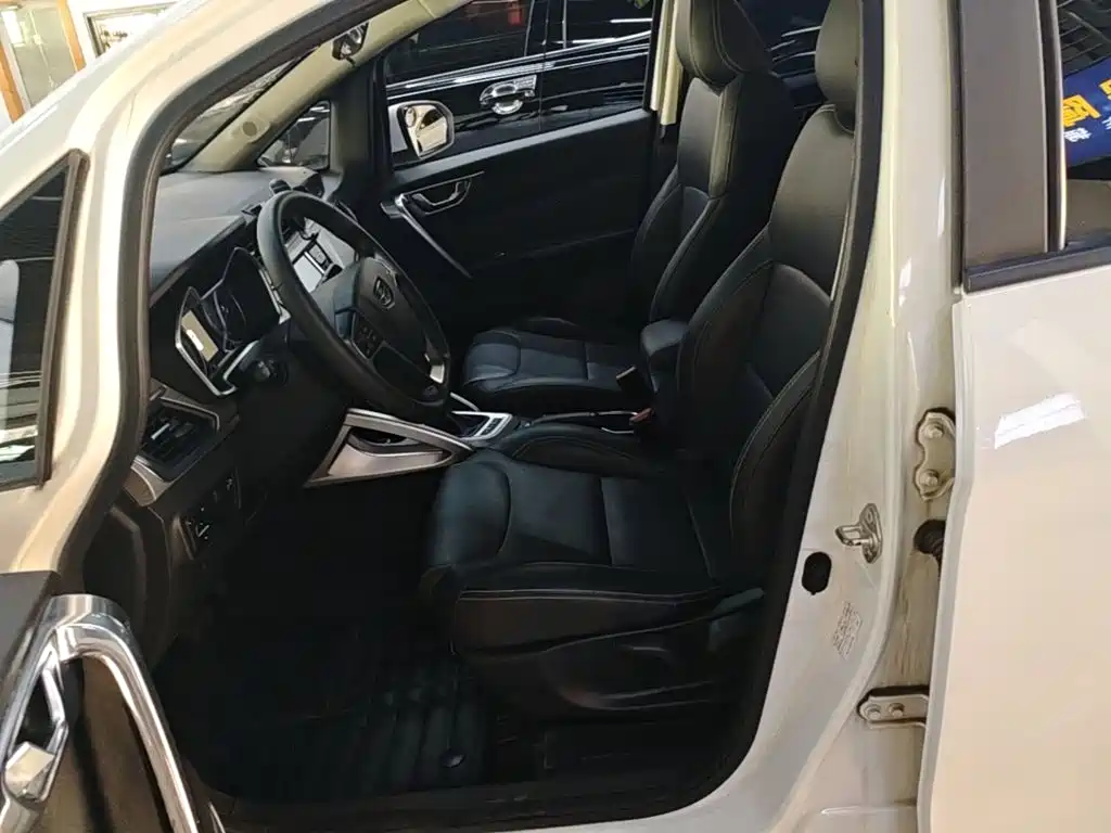 Geely Vision X3 — миниатюра 15