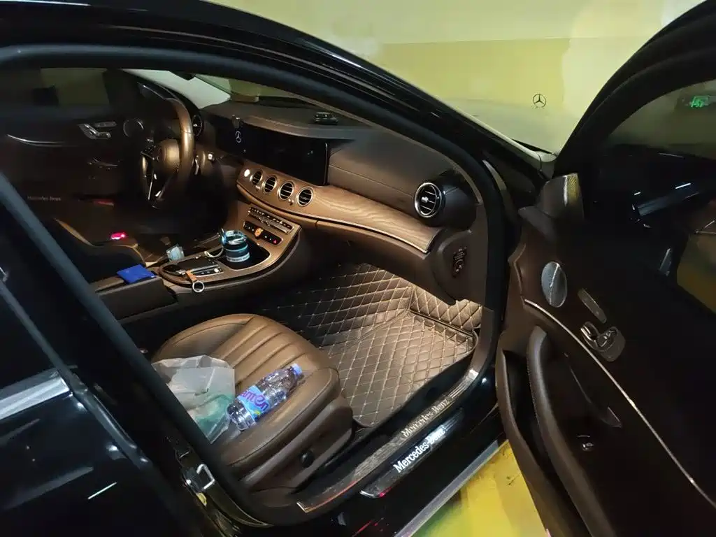 Mercedes-Benz E-Class — миниатюра 22