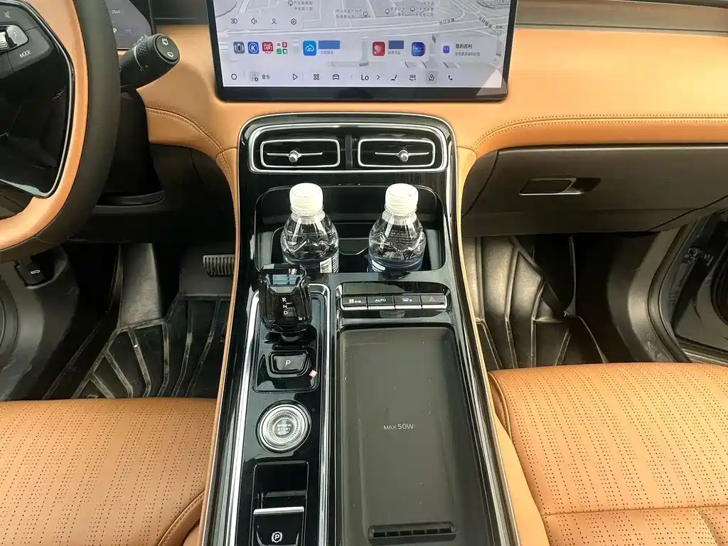 Geely Boyue L — миниатюра 15