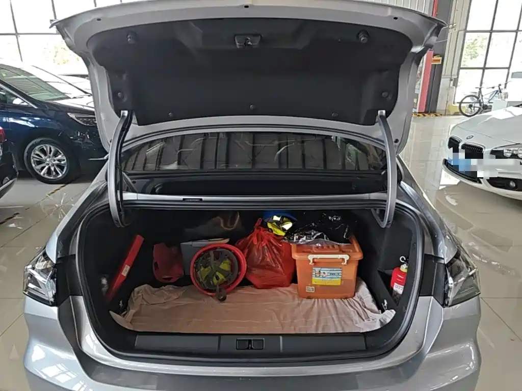 Peugeot 408 — миниатюра 19