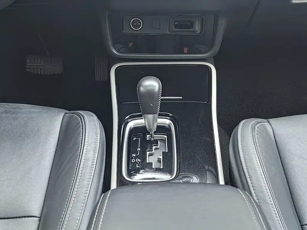 Mitsubishi Outlander — миниатюра 13