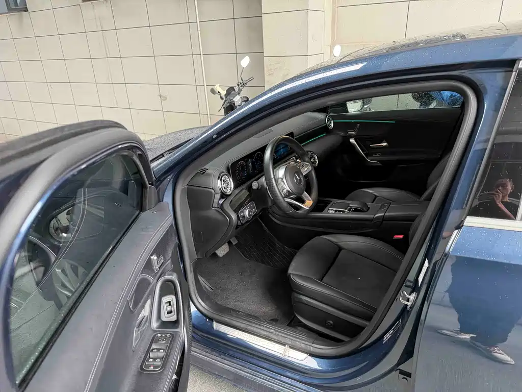 Mercedes-Benz A-Class — миниатюра 7