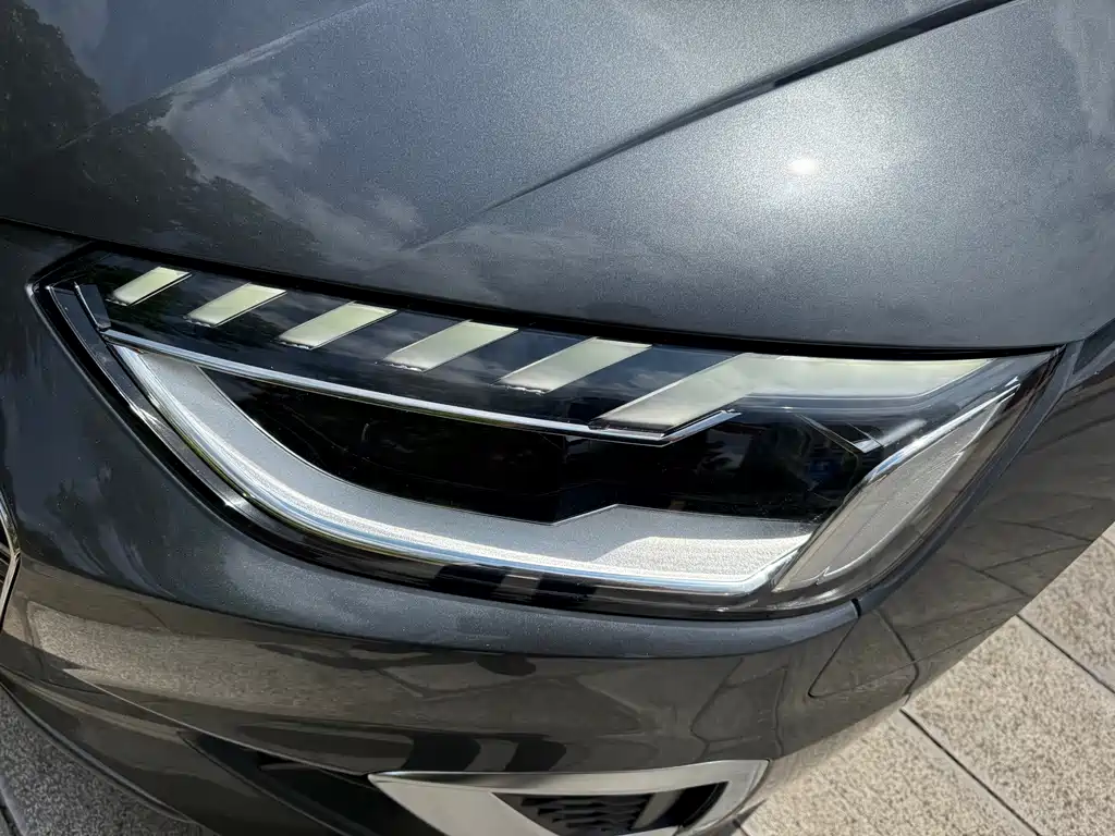 Audi A4L — миниатюра 12