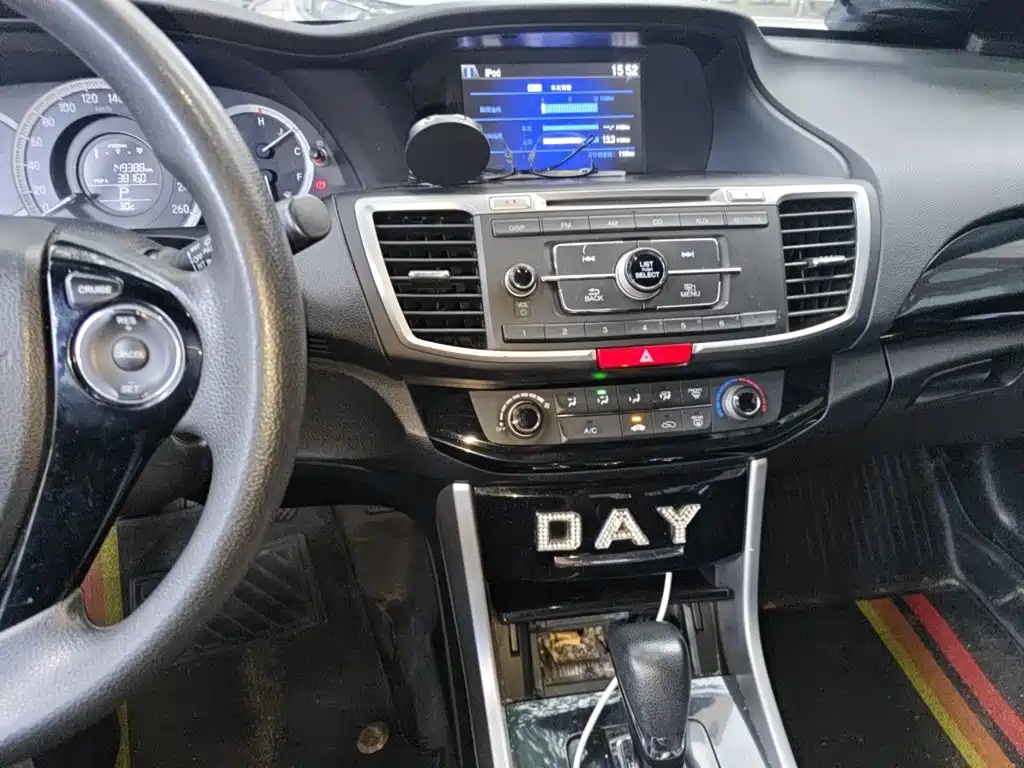 Honda Accord — миниатюра 14