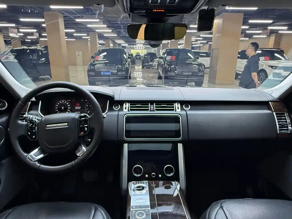 Land Rover Range Rover — миниатюра 7
