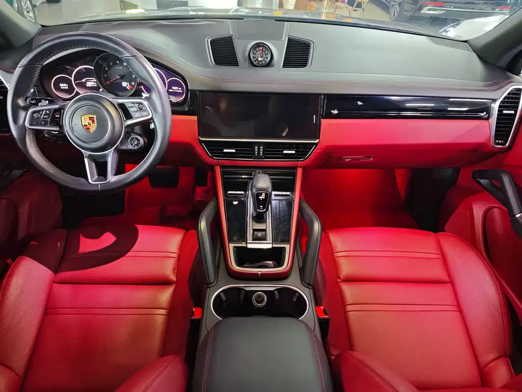 Porsche Cayenne — миниатюра 12