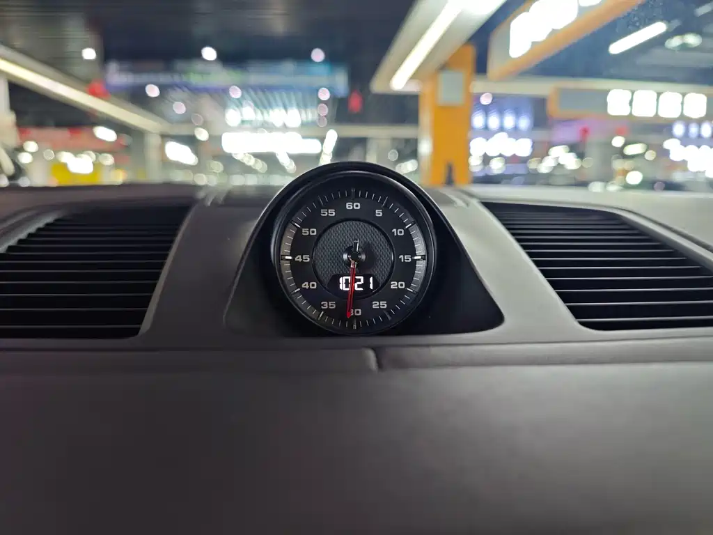 Porsche Cayenne — миниатюра 15