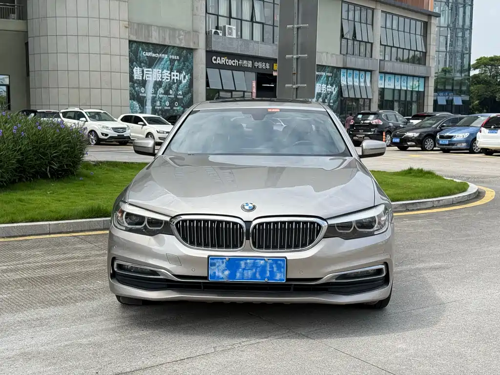 BMW 5 Series — миниатюра 2