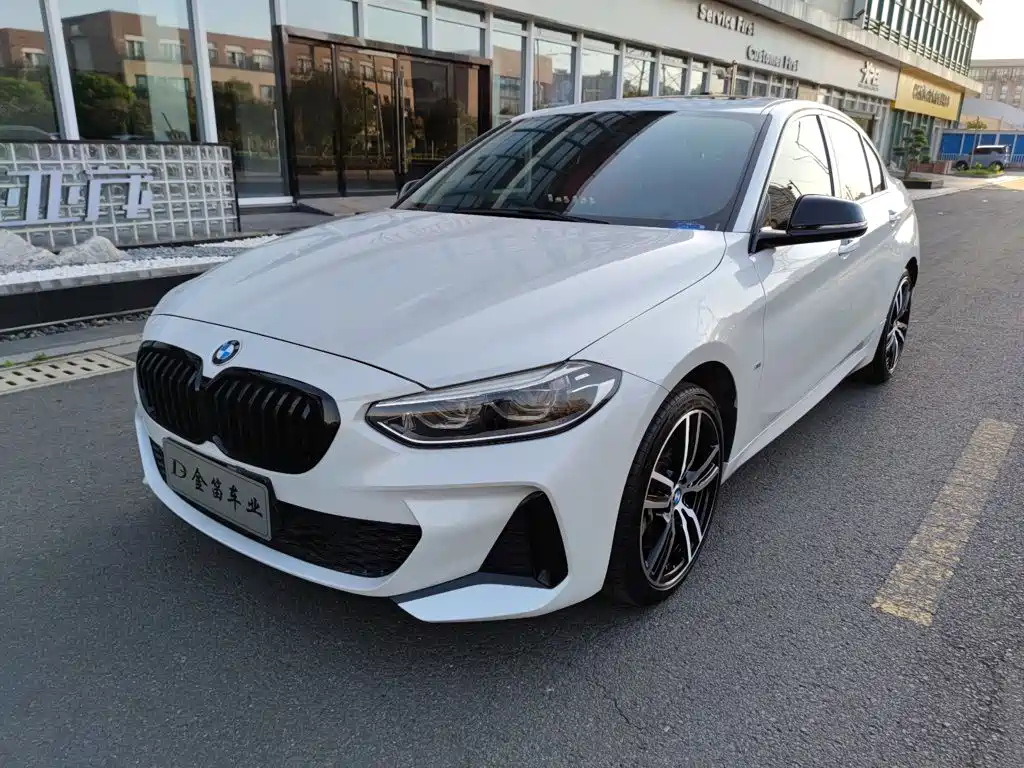 2021 BMW 1er - zdjęcie 1 z 13