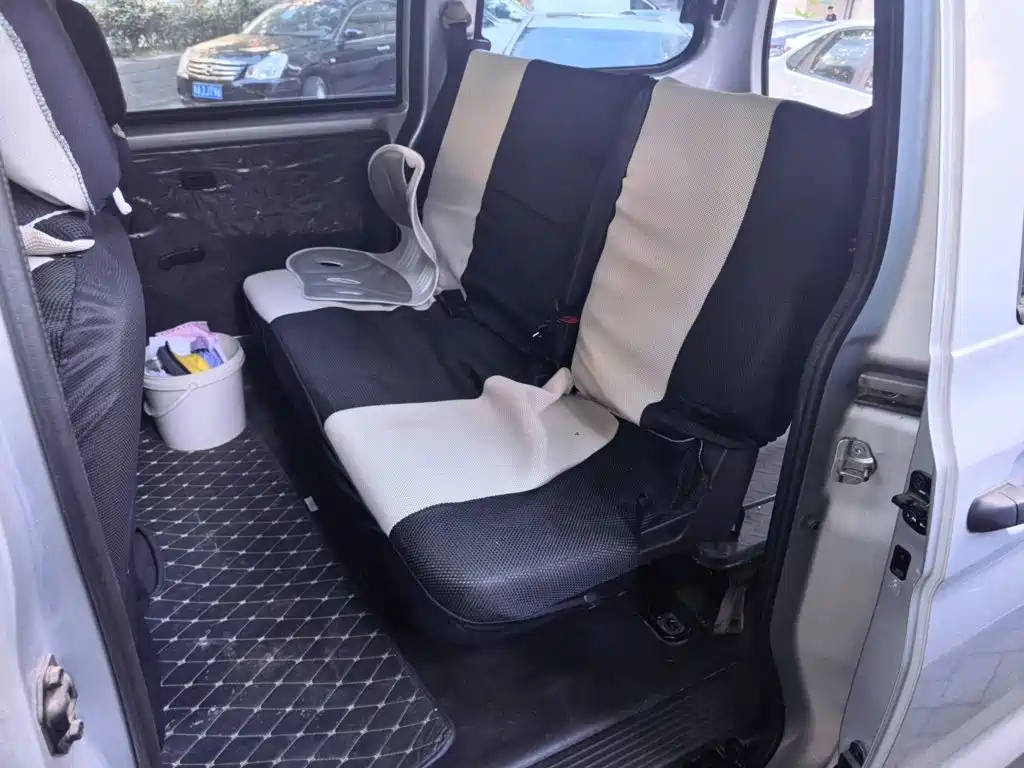 Wuling Hongguang V — миниатюра 13