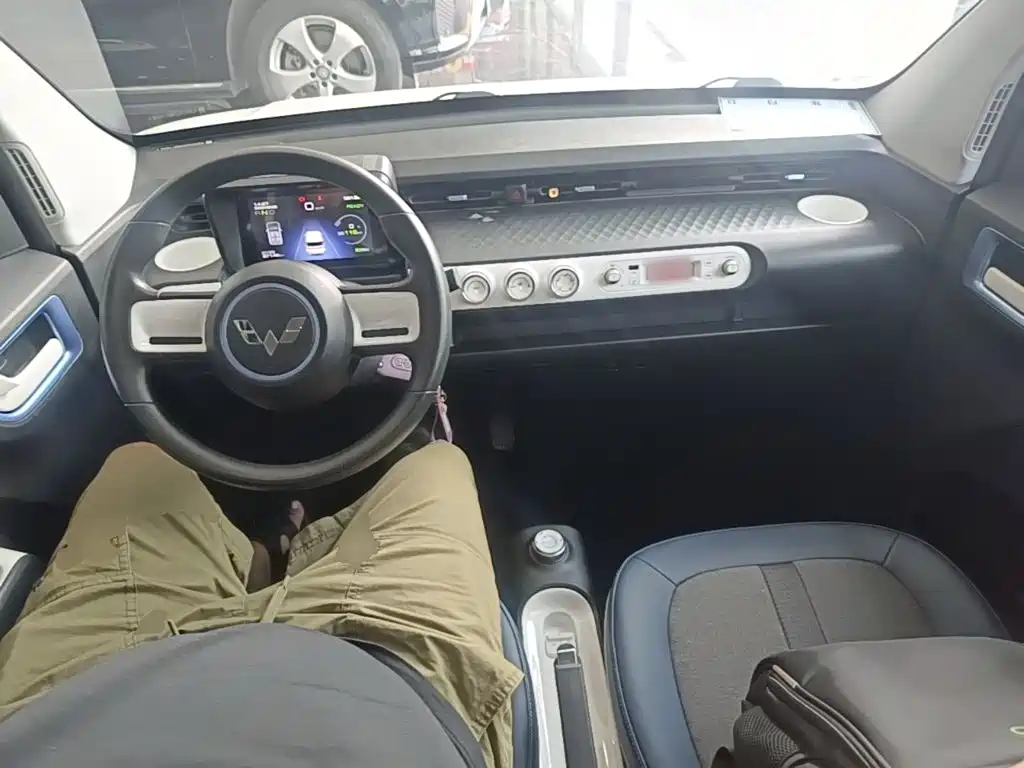 Wuling MINIEV — миниатюра 10