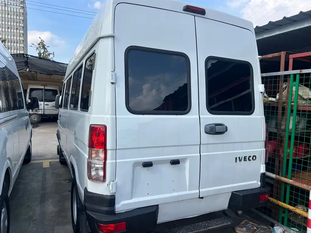IVECO Daily — миниатюра 16