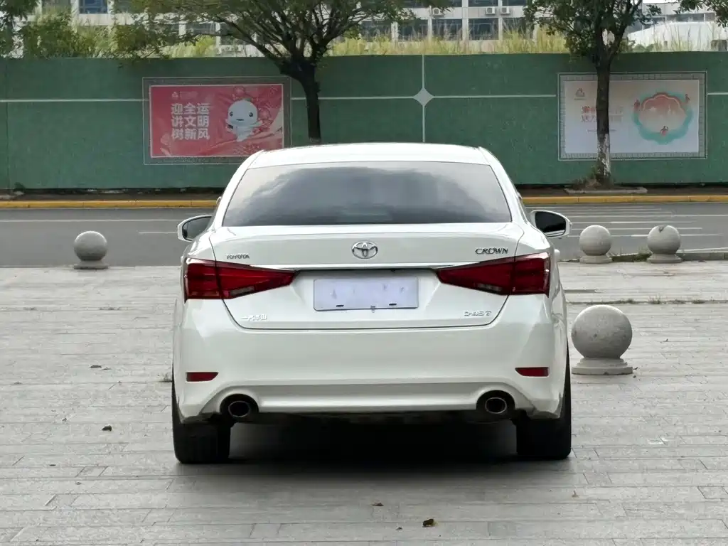 Toyota Crown — миниатюра 19