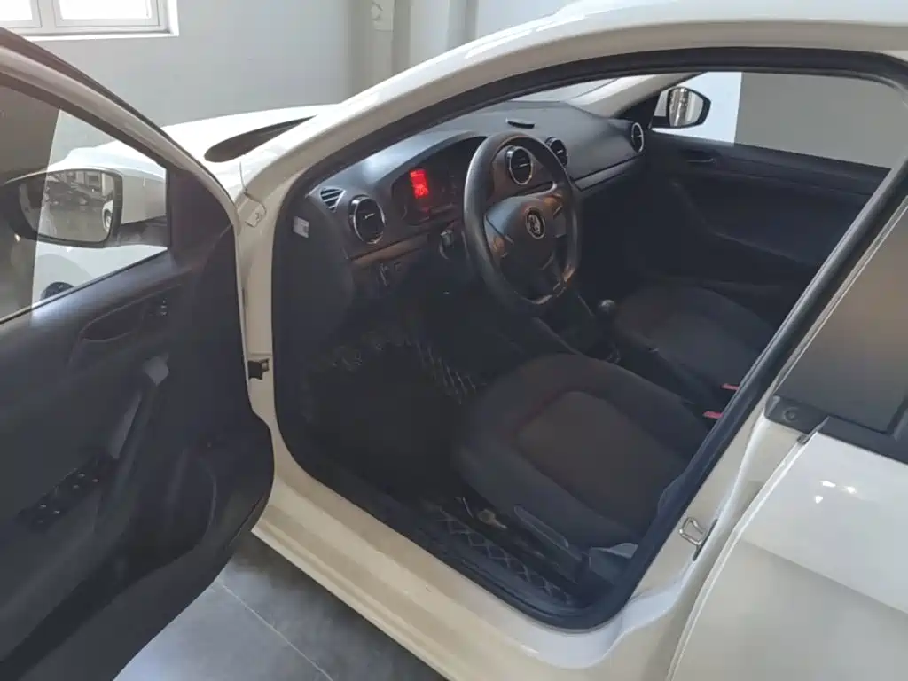 Volkswagen Jetta — миниатюра 16