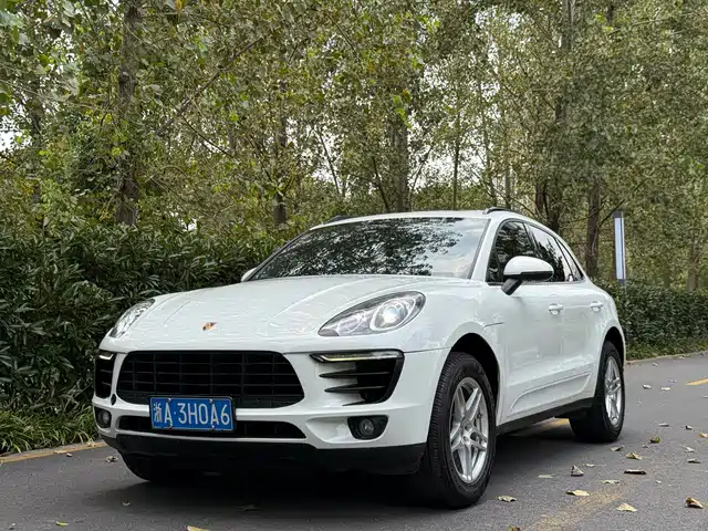 2017 Porsche Macan