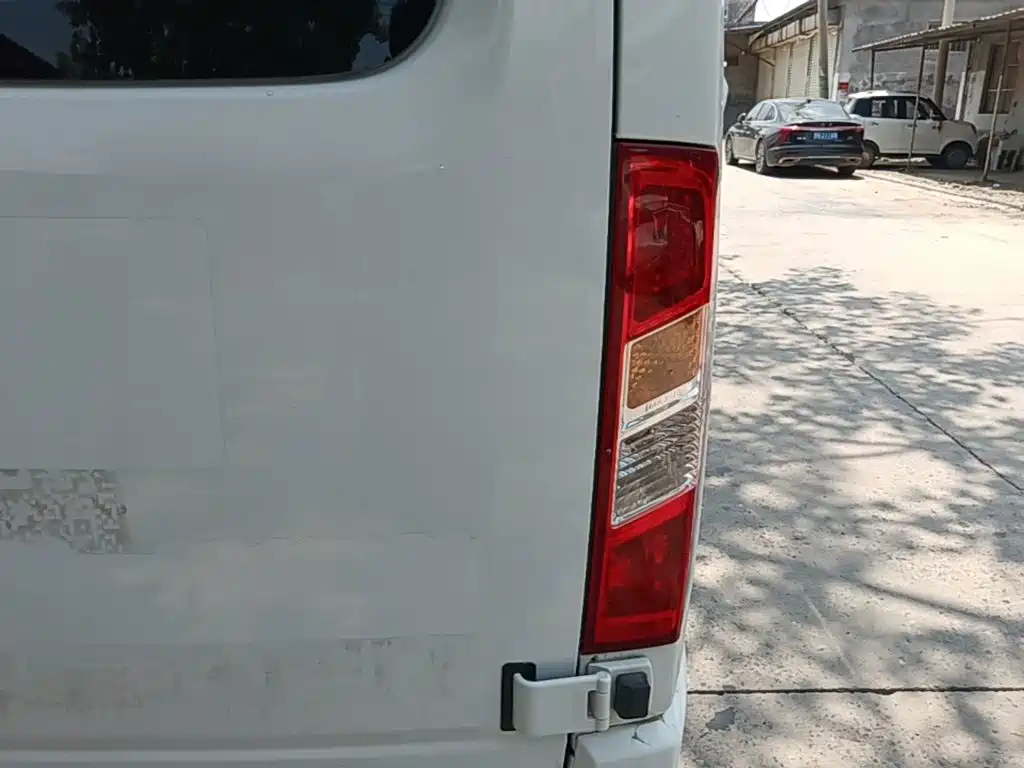 Maxus V80 — миниатюра 8
