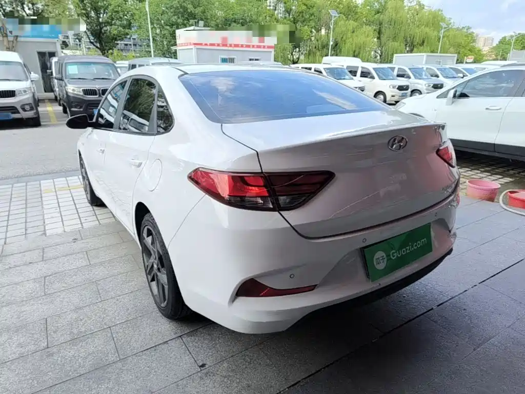 Hyundai Elantra — миниатюра 5