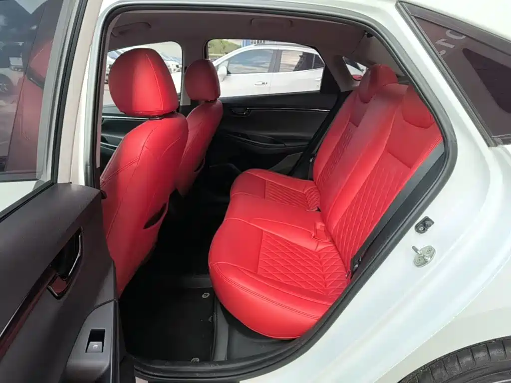 Hyundai Elantra — миниатюра 17