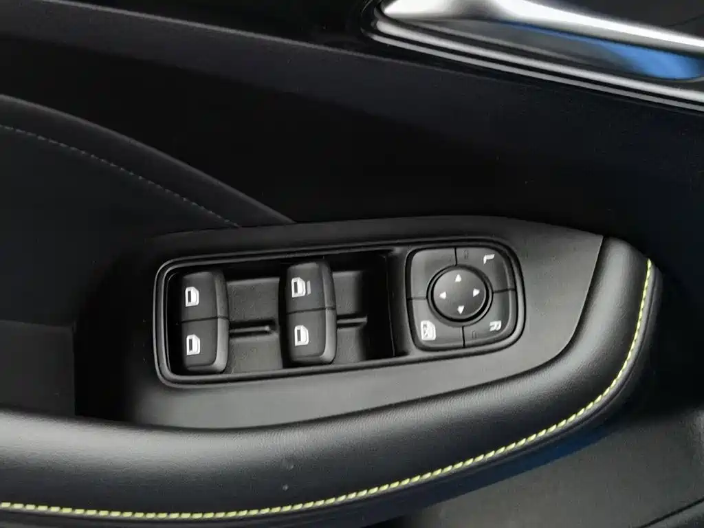 Roewe i5 — миниатюра 9