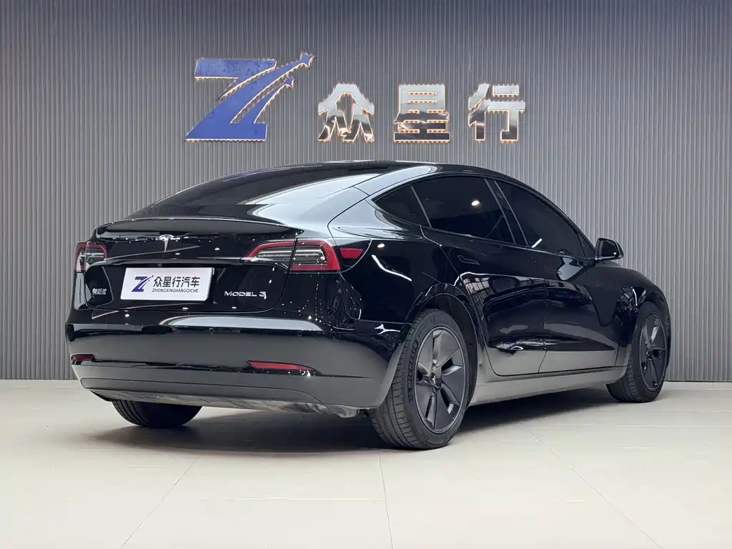 Tesla Model 3 — миниатюра 12