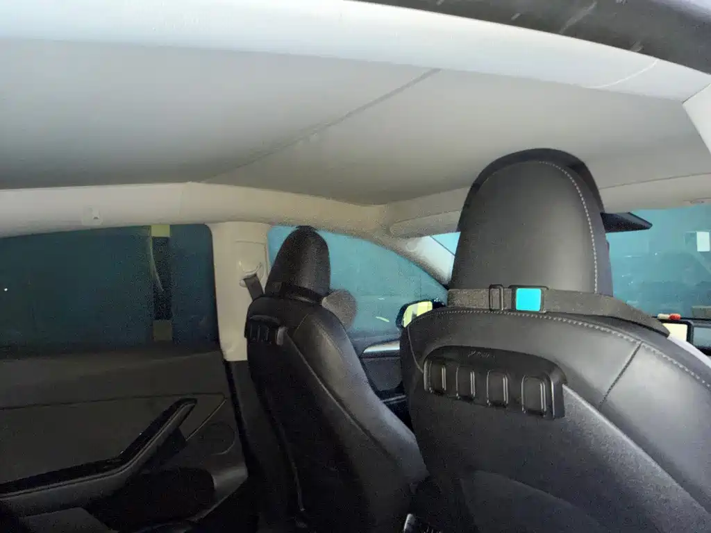 Tesla Model Y — миниатюра 7