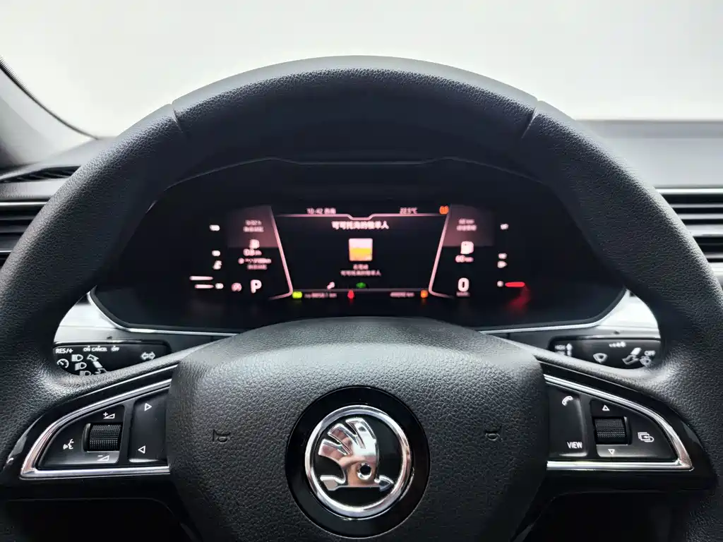 Skoda Superb — миниатюра 18