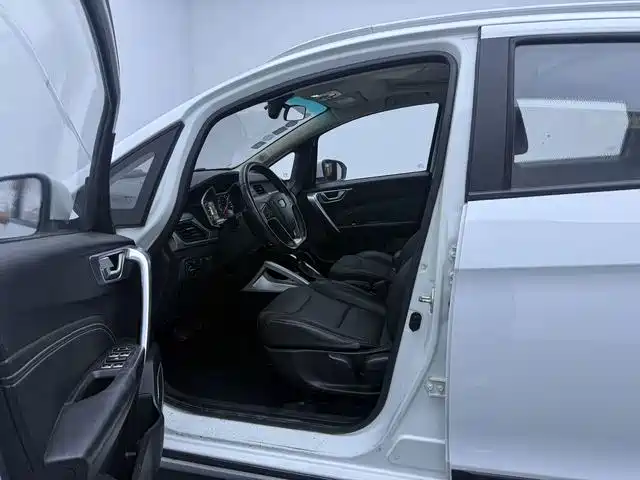 Geely Vision X3 — миниатюра 11