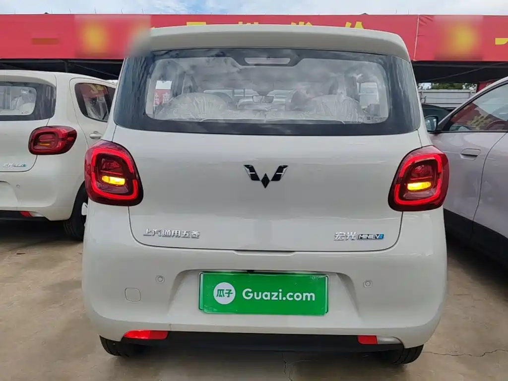 Wuling MINIEV — миниатюра 6