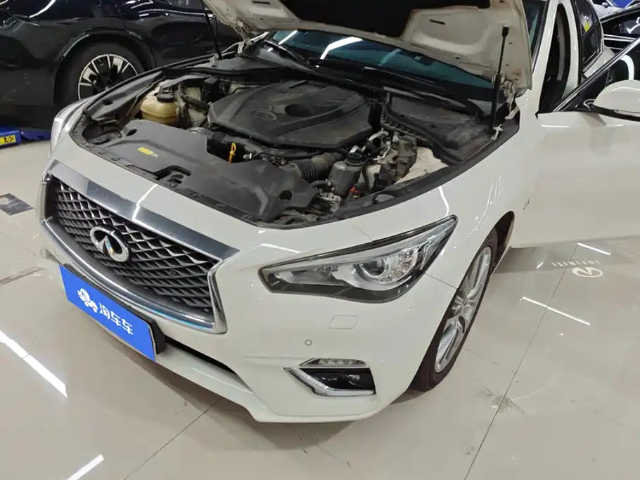 Infiniti Q50L