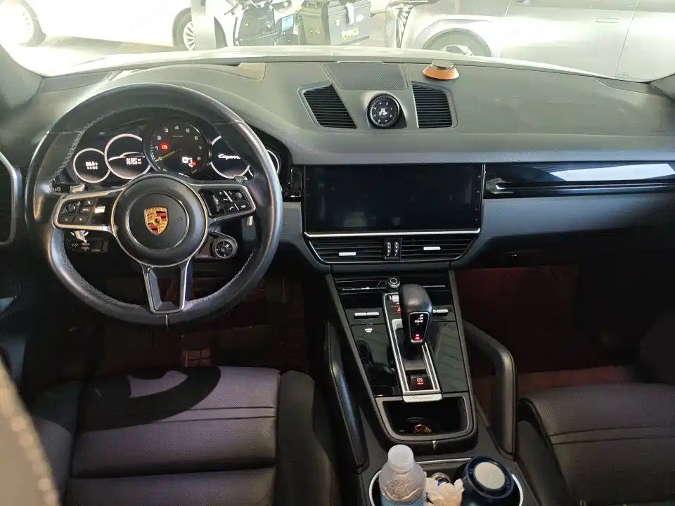 Porsche Cayenne Hybrid — миниатюра 5