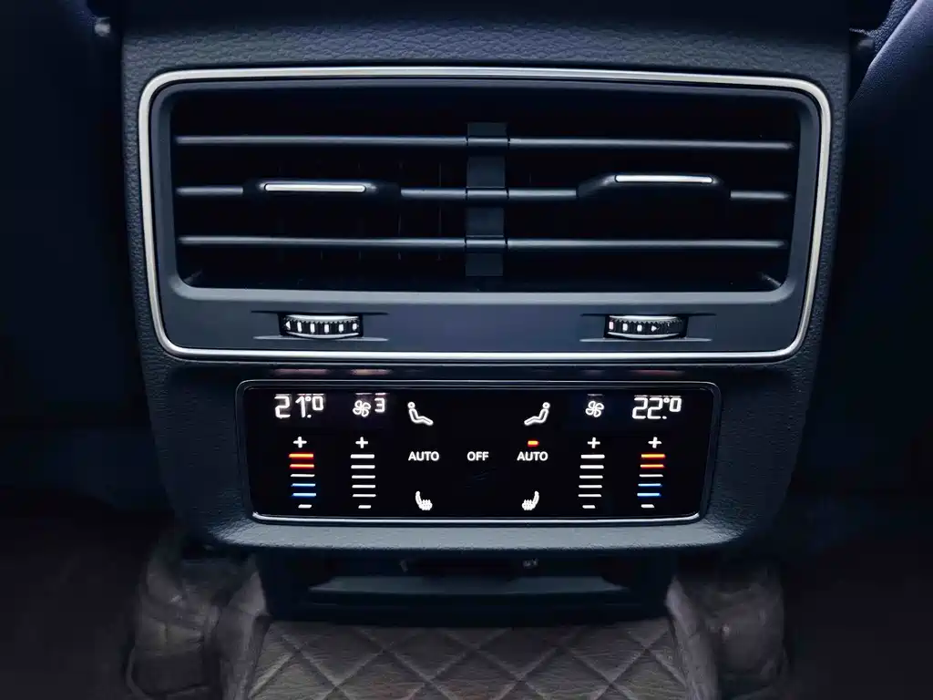 Audi Q7 — миниатюра 12