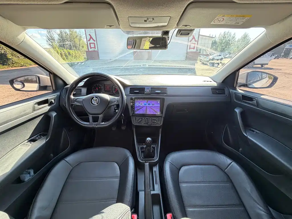 Volkswagen Santana — миниатюра 4