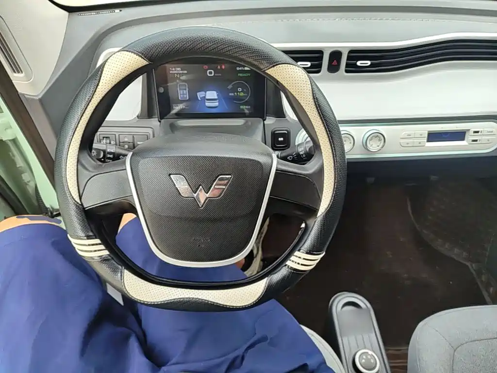Wuling MINIEV — миниатюра 10