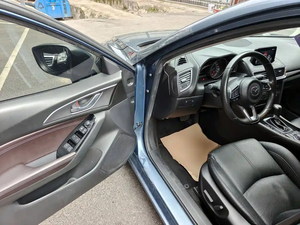 Mazda 3 Axela — миниатюра 16