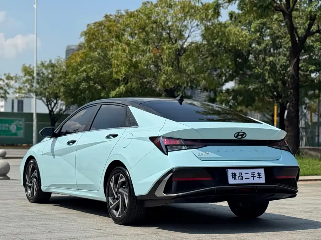 Hyundai Elantra — миниатюра 6