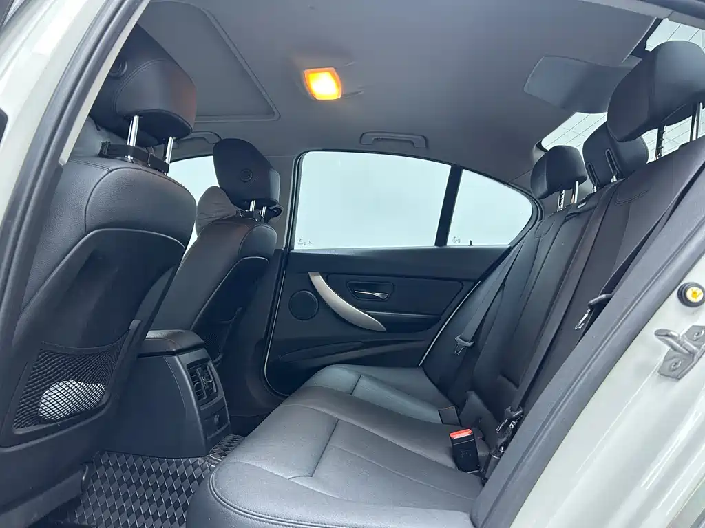 BMW 3 Series — миниатюра 9