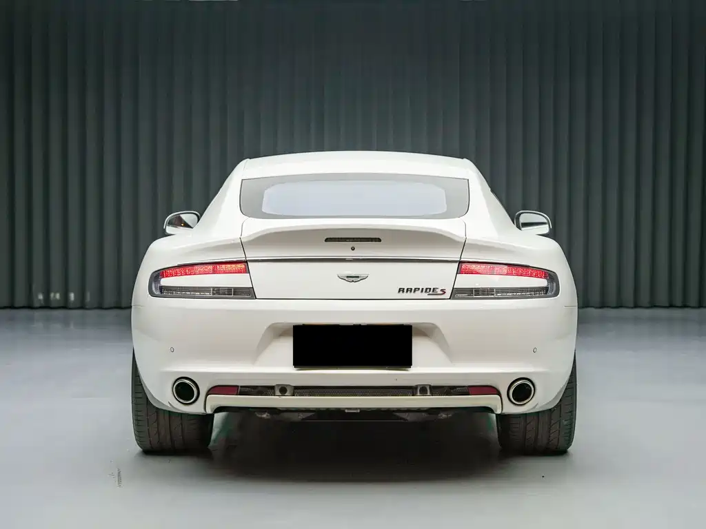 Aston Martin Rapide — миниатюра 5