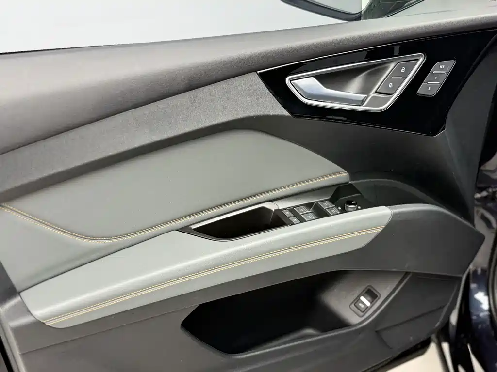 Audi Q4 e-tron — миниатюра 11