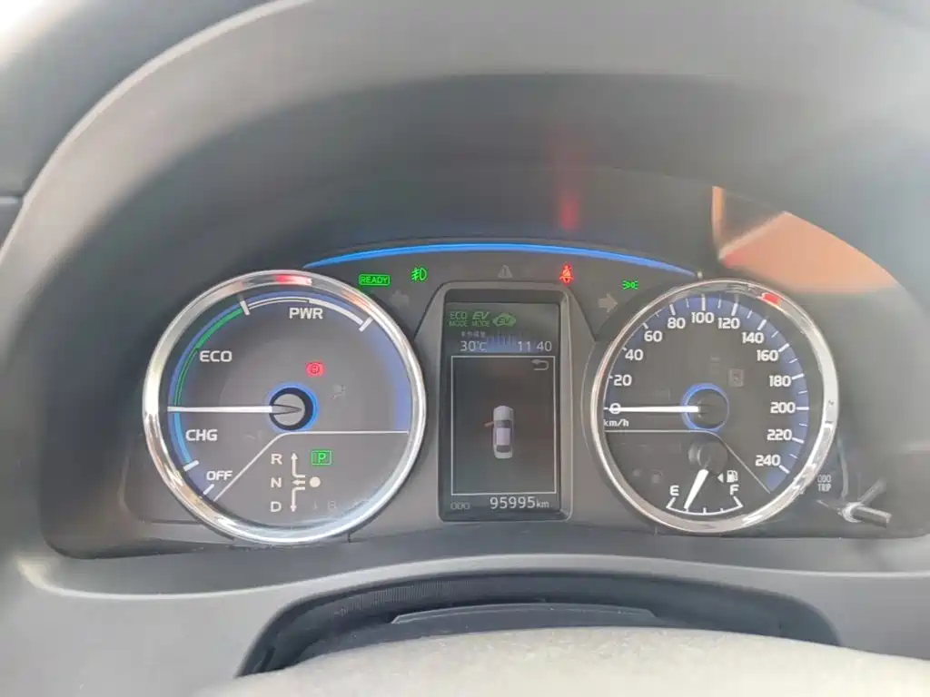 Toyota Corolla Hybrid — миниатюра 12