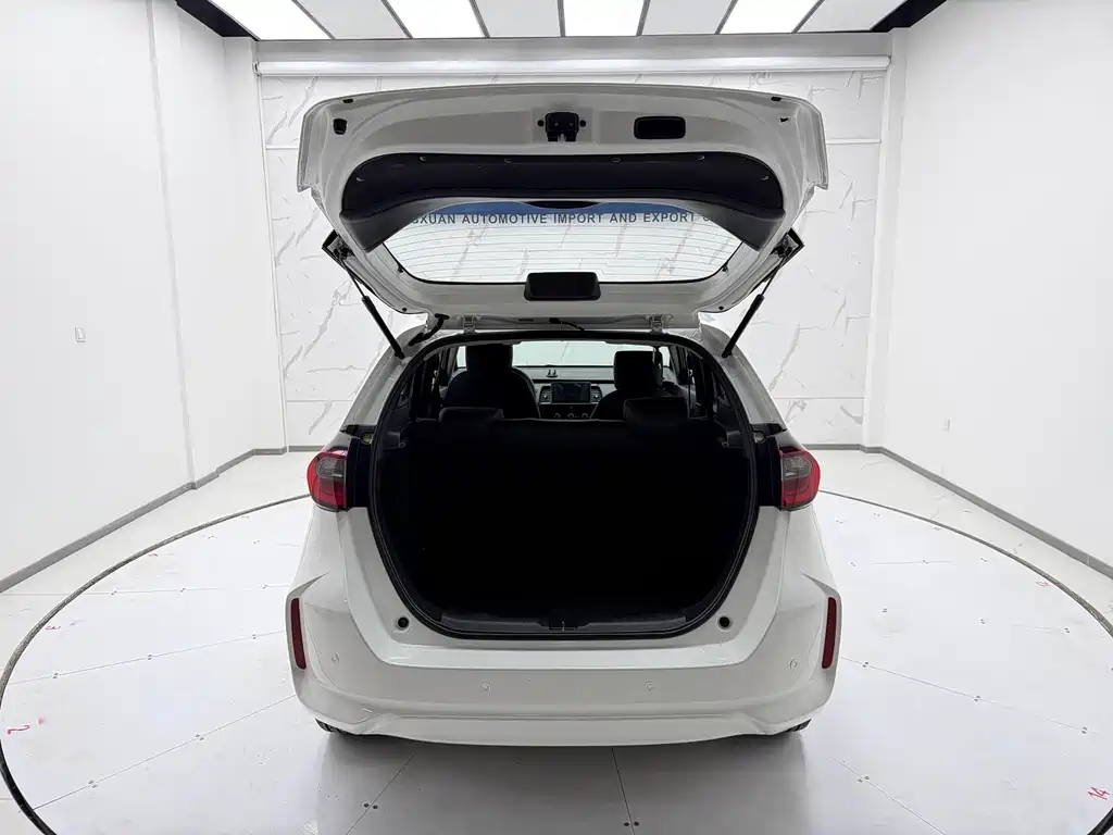 Honda Fit — миниатюра 9